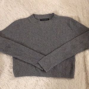 BRANDY MELVILLE SWEATER
